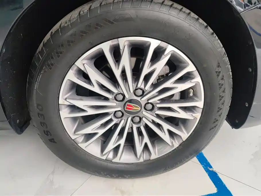 Hongqi H5 1.5 T DCT Connected Flagship Charm