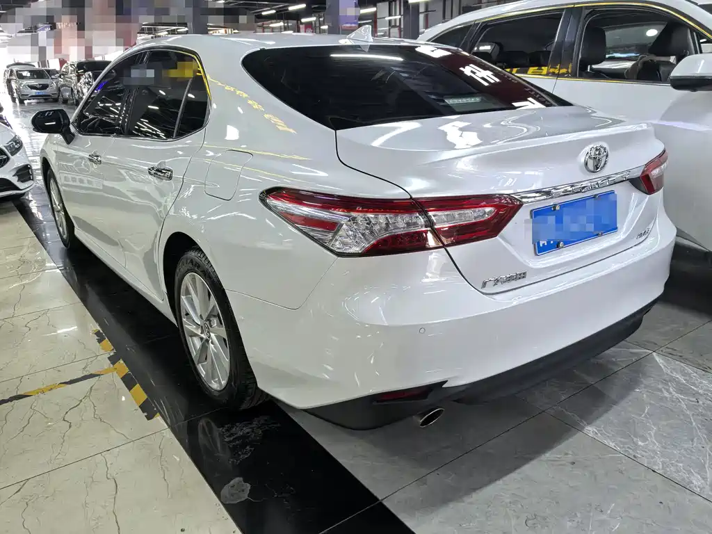 Camry 2.0 G Luxury
