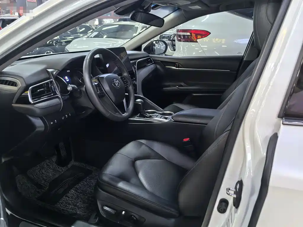 Camry 2.0 G Luxury
