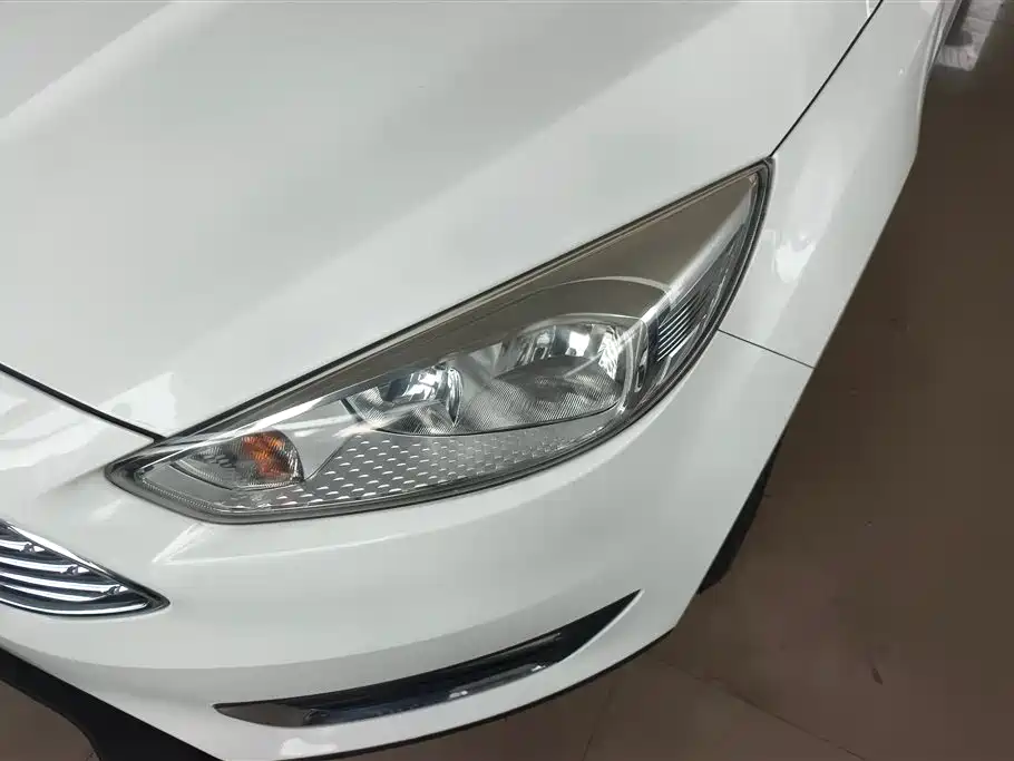 Focus Sedan 1.6 L Auto Style Smart Travel