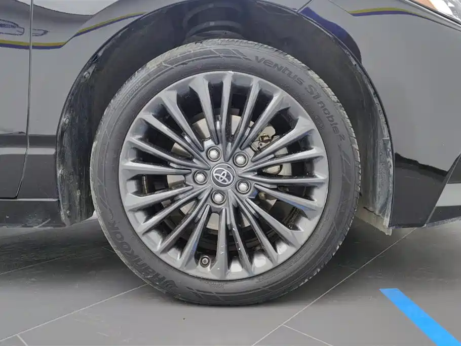 Avalon 2.0 L XLE Premium CN-VI