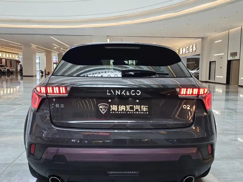 Lynk & Co 02 1.5 TD DCT Shine Pro