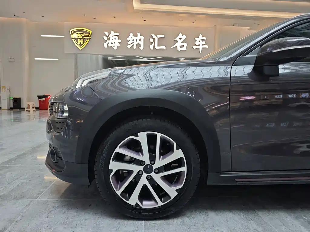 Lynk & Co 02 1.5 TD DCT Shine Pro