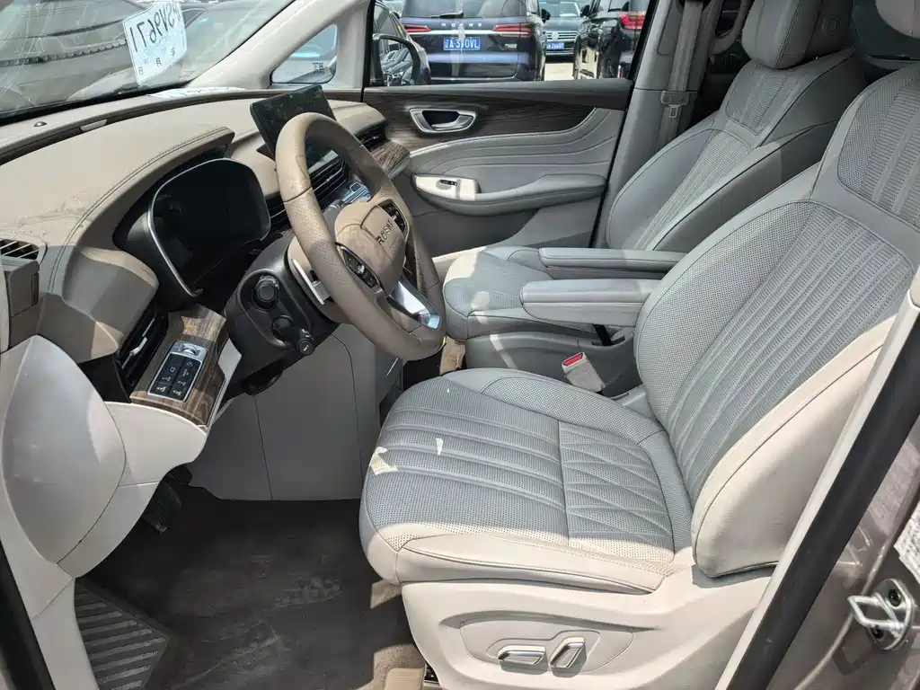 Roewe iMAX8 400 TGI Comfort Enjoyment