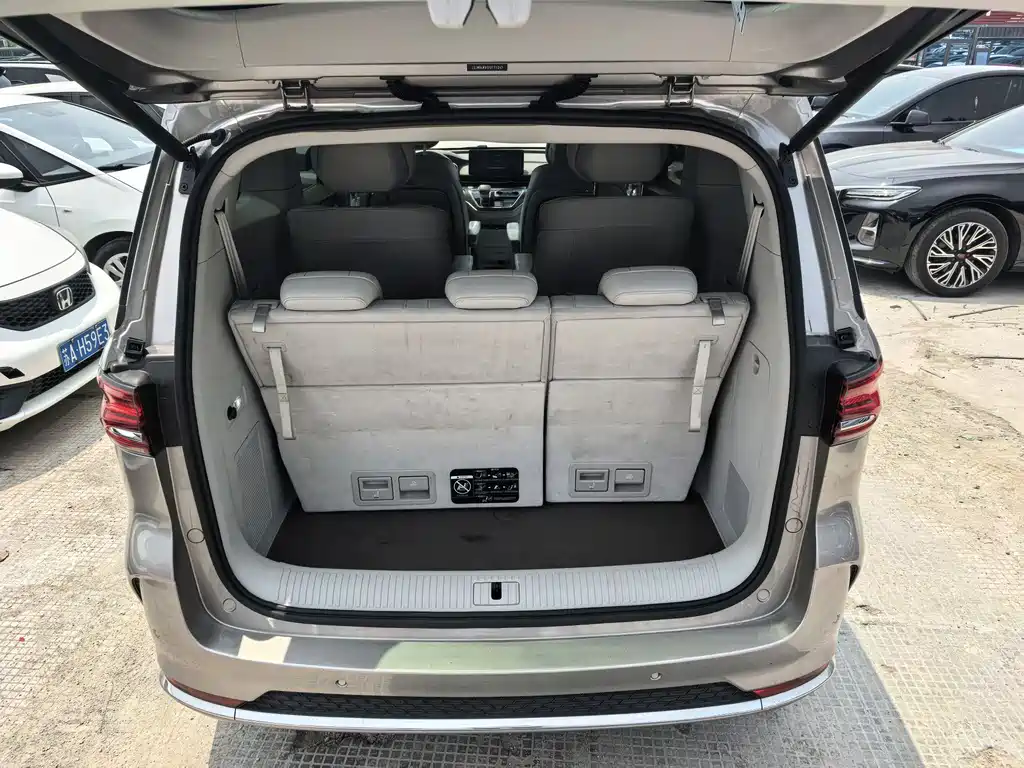 Roewe iMAX8 400 TGI Comfort Enjoyment
