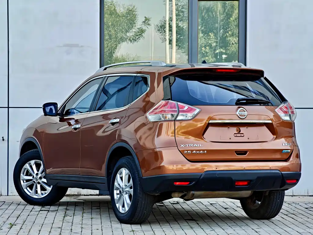 X-Trail 2.5 L CVT Luxury 4 WD