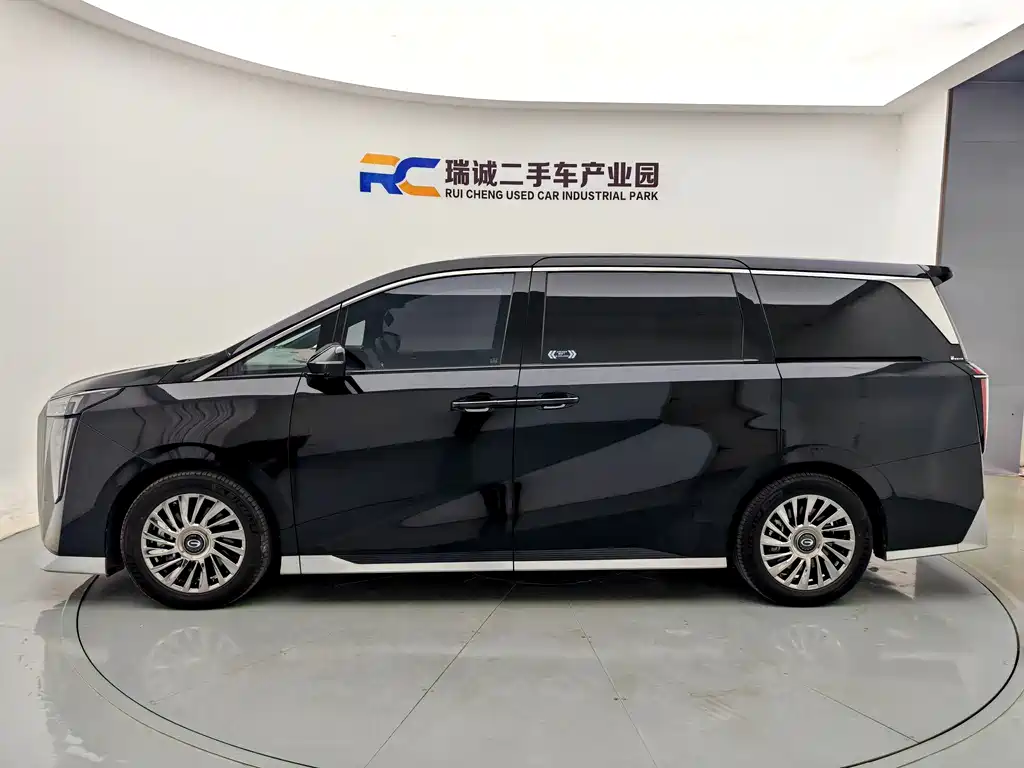 GAC Trumpchi M8 Grandmaster Series 400 T Flagship