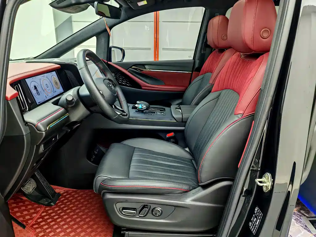 GAC Trumpchi M8 Grandmaster Series 400 T Flagship