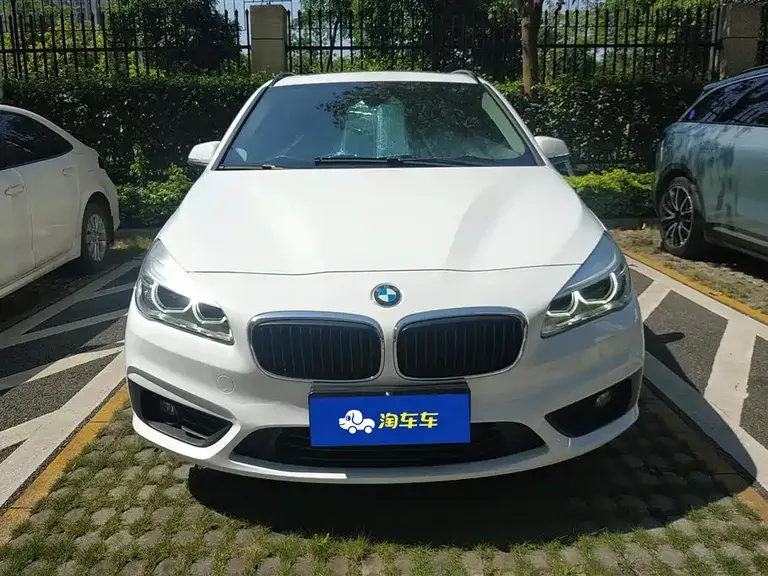 BMW 2 Series Active Tourer 218 i Leading