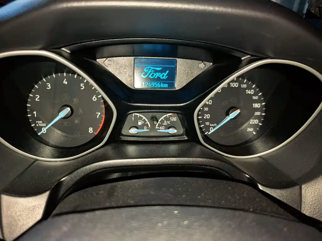 Focus Sedan 1.6 L Auto Comfort Smart Travel