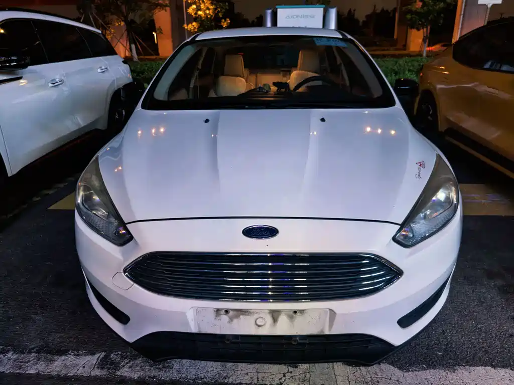 Focus Sedan 1.6 L Auto Comfort Smart Travel