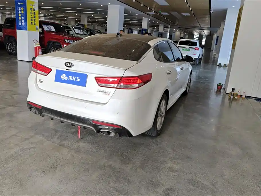 Kia K5 1.6 T Auto LUX