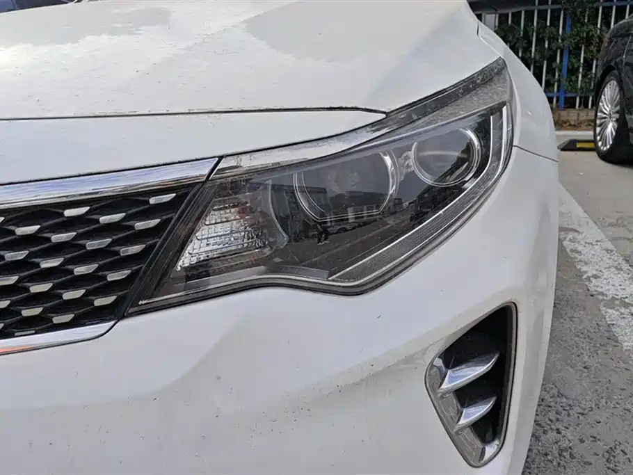 Kia K5 1.6 T Auto LUX