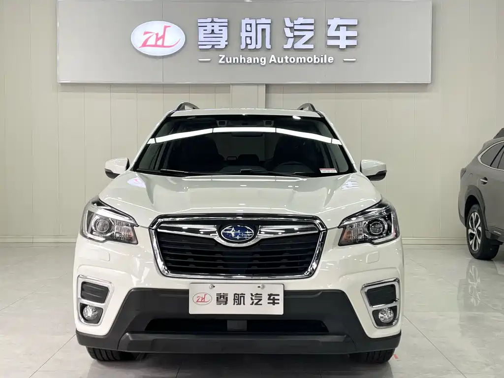 Forester 2.0 i Luxury EyeSight