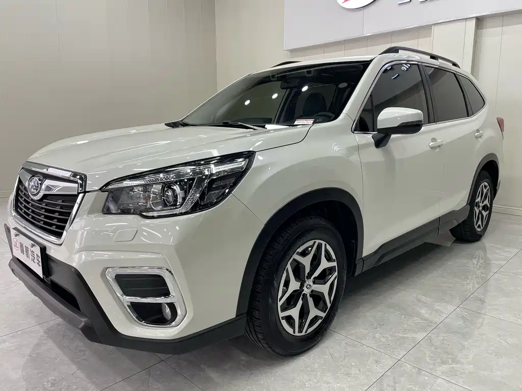 Forester 2.0 i Luxury EyeSight