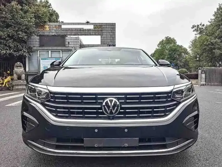 Volkswagen Passat 380 TSI Dragon Luck