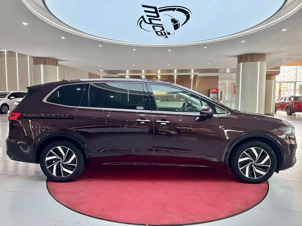 Viloran 330 TSI Luxury