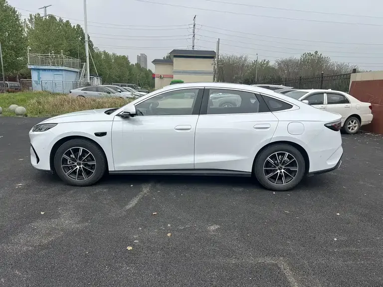 BYD Seal 06 DM-i Smart Drive 120 KM Premium
