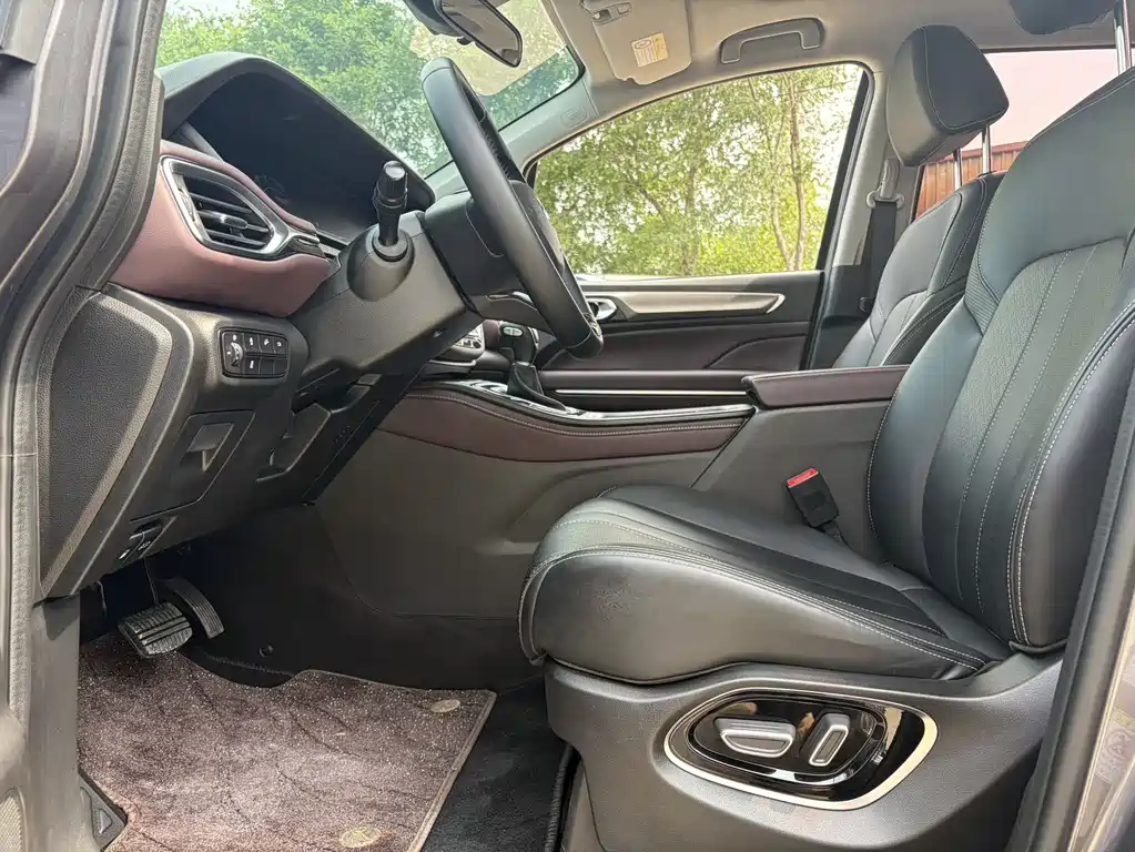 GAC Trumpchi M6 PRO 270 T Auto Premium