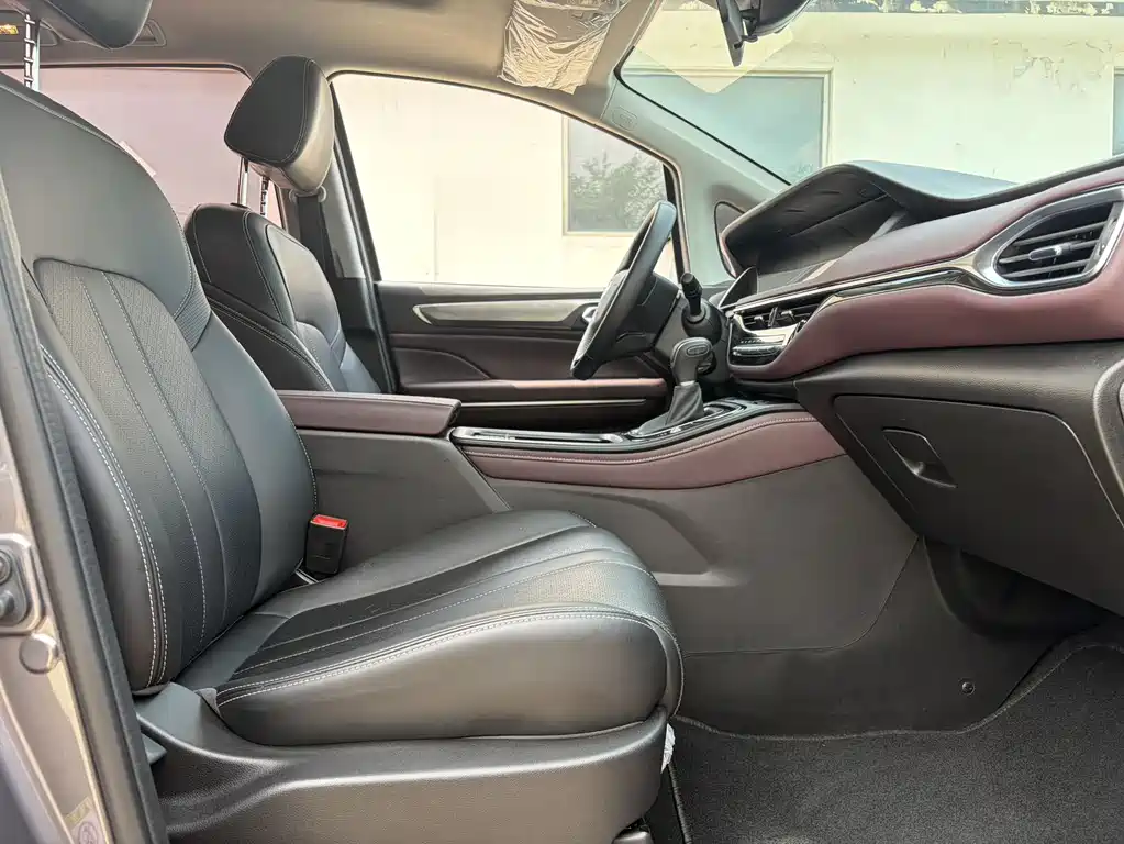GAC Trumpchi M6 PRO 270 T Auto Premium