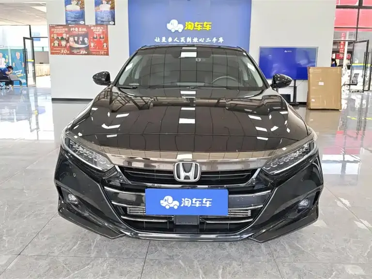 Honda Accord 260 TURBO Phantom Night · Distinguished