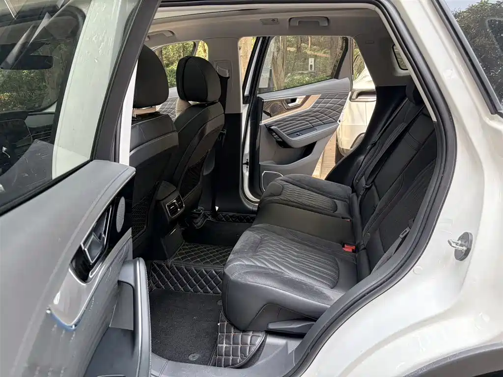 Hongqi HS5 Facelift 2.0 T Connected Flagship Enjoyment