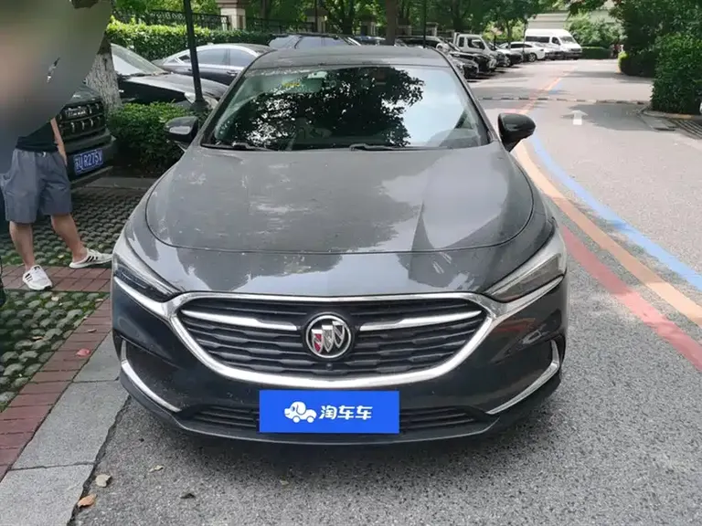 Buick LaCrosse 28 T Luxury