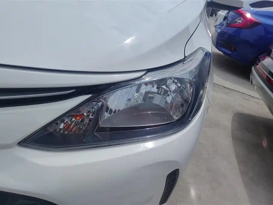 Vios FS 1.5 L CVT Sharp Speed