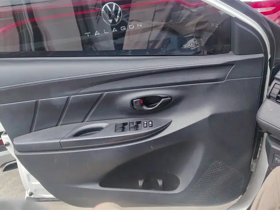 Vios FS 1.5 L CVT Sharp Speed