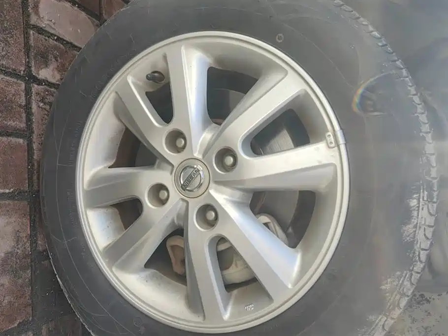 Sylphy Classic 1.6 XE+ CVT Leading