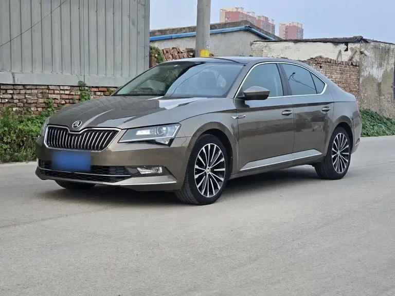 Skoda Superb TSI330 DSG Creation