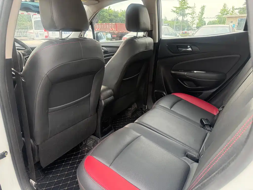 Changan CS15 1.5 L Manual Fashion