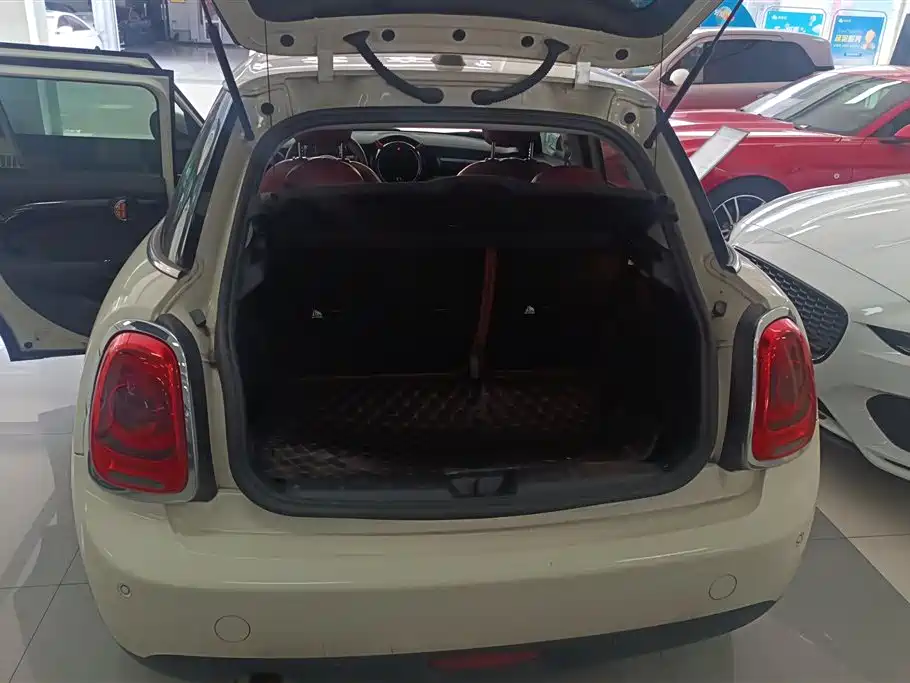 MINI 1.5 T ONE PLUS 5-door