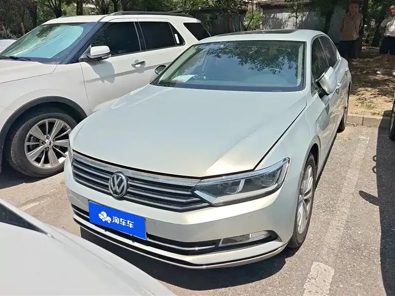 Volkswagen Magotan 330 TSI DSG Luxury