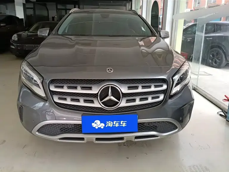 Mercedes-Benz GLA GLA 200 Fashion