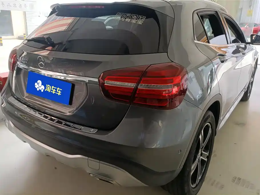 Mercedes-Benz GLA GLA 200 Fashion