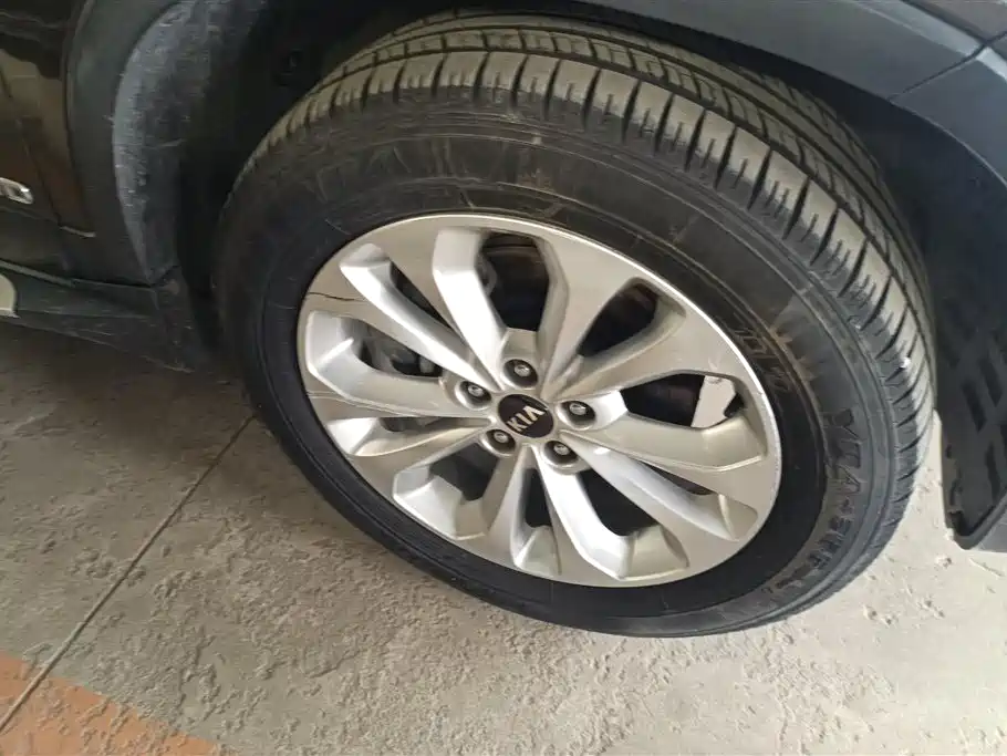 Sorento 索兰托 2013款 2.4 L 7座汽油豪华版 国IV