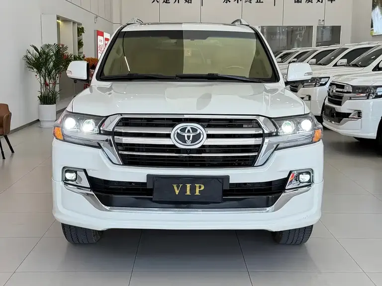 Toyota Land Cruiser 4.0 L Auto VX