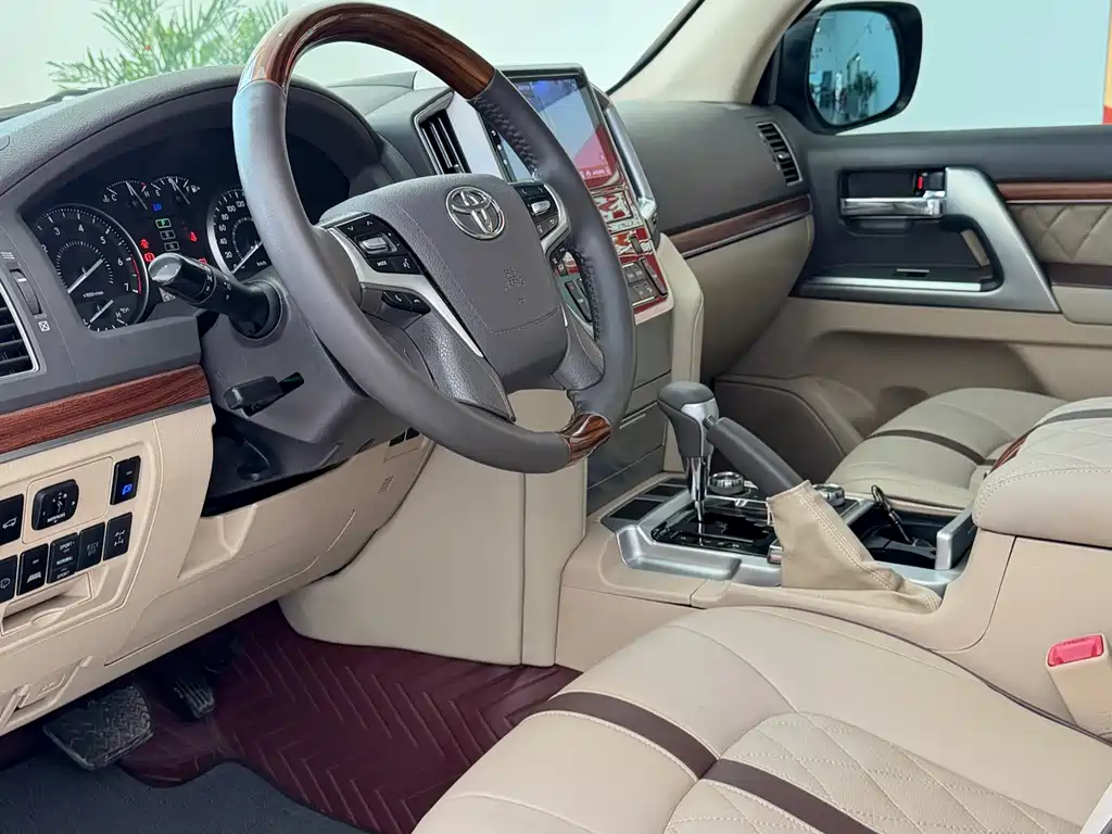 Land Cruiser 4.0 L Auto VX