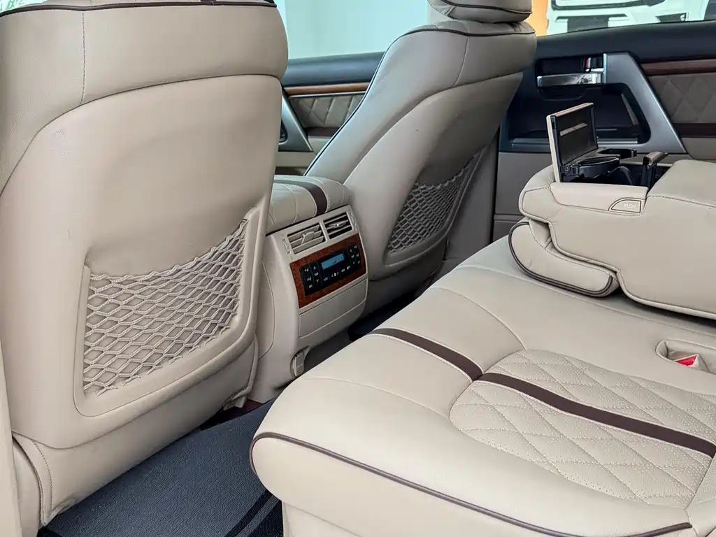 Land Cruiser 4.0 L Auto VX