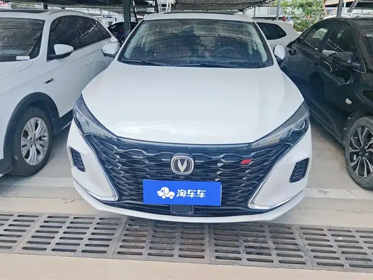 Changan Eado PLUS Blue Whale NE 1.4 T GDI DCT Distinguished