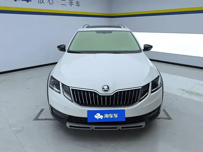 Skoda Octavia Wagon TSI280 DSG Luxury CN-VI