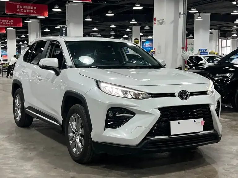 Toyota Wildlander 2.0 L CVT 4 WD Luxury