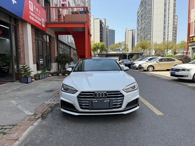 Audi A5 (Import) Coupe 40 TFSI Fashion