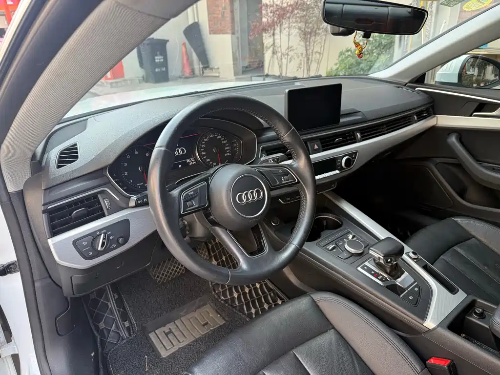 Audi A5 (Import) Coupe 40 TFSI Fashion