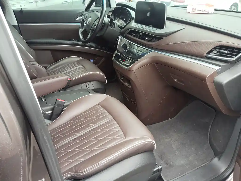 Buick GL8 Land Official Cabin 652 T Luxury