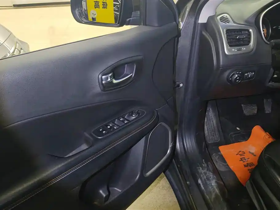 Compass 200 T Auto Home Enjoyment