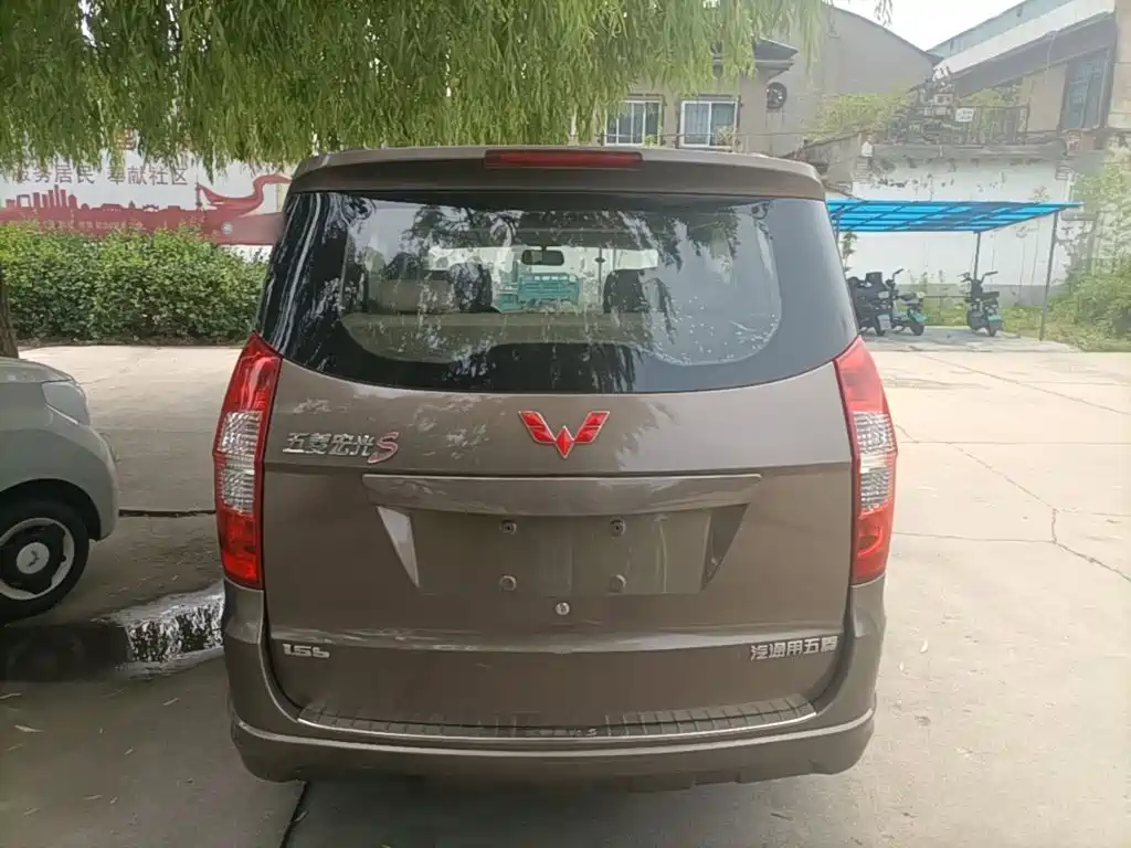 Wuling Hongguang 1.5 L S Standard