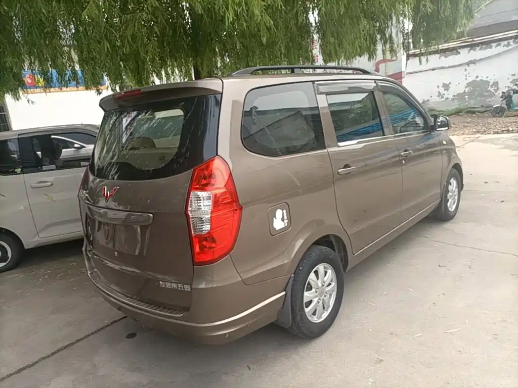 Wuling Hongguang 1.5 L S Standard