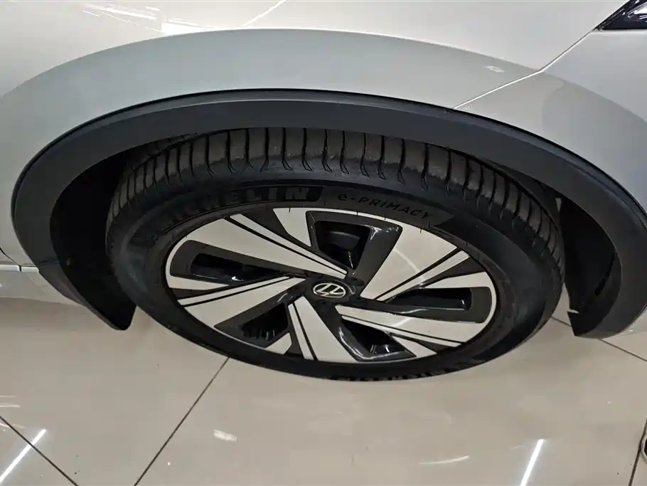 Tiguan L 380 TSI Auto 4 WD R-Line Flagship 7-seat